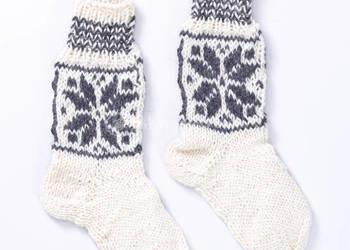 Wełniane skarpetki z góralskim wzorem gwiazdy kremowe , uniwersalne jasne