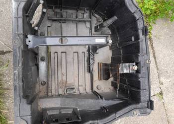 Wanna/wnęka bagażnika na akumulator BMW Z4 E85