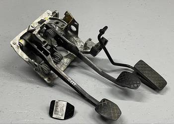 Audi S8 A8 D2 4D0 Stelaż Pedałów Pedały Manual V8 V6