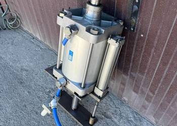 Potężny siłownik pneumatyczny prasa pneumatyczna fi 200 skok 160mm