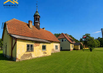 Historyczna nieruchomość z działkami – Wysoka