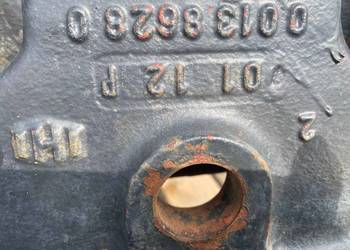 WSPORNIK OBCIĄŻNIK 300KG DEUTZ-FAHR 04432778/10  BALAST 04413831/20