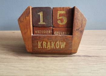 Stary unikatowy drewniany wieczny kalendarz biurkowy, gabinetowy Kraków