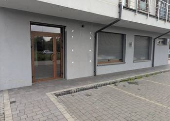 Lokal 65 m², parter, parking, Sybiraków od strony alei Piłsudskiego