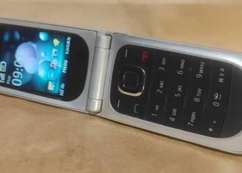 Nokia 7020 RM-497 klapka + ładowarka bez simlocka
