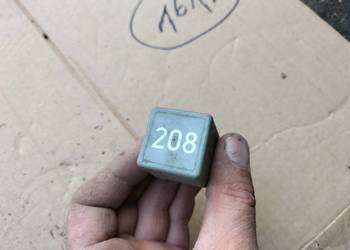 PRZEKAŹNIK AUDI VW 208 8A0951253B