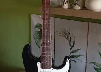 Gitara elektryczna Fender Squaier Bullet Stratocaster+kabel git. i stojakj