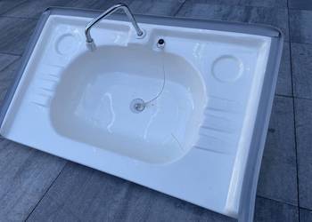 Umywalka z laminatu z kranem. Kamper, przyczepa kempingowa N126NT