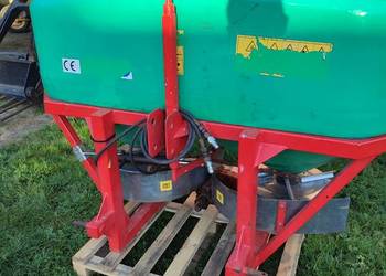Rozsiewacz grass roll 600 litrow