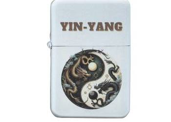 Zapalniczka Benzynowa z Nadrukiem Yin-Yang Smoki – Potęga i Mistyka Gentelo