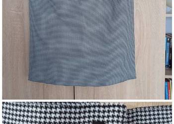 Elegancka spódnica w kratkę pepitkę. Na rozmiar XS. Obwód pasa 65 cm.