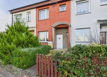 Dom szeregowy + działka + garaż = 3 w 1.