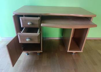 Biurko w idealnym stanie.