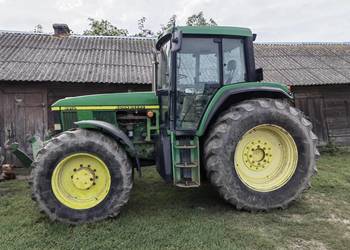John Deere 6910