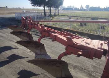 Pług 4 skiby czteroskibowy