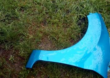 Błotnik przedni lewy FORD FIESTA mk7  08-13 niebieski. Błotnik przedni lewy FORD FIESTA mk7  08-13 niebieski.