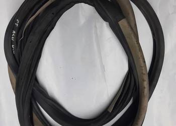 Opel Astra H 3 Kombi uszczelka drzwi prawy tył prawa tylna