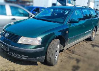 Volkswagen Passat zderzak przód