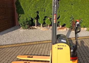 Wózek paletowy masztowy widłowy elektryczny Still