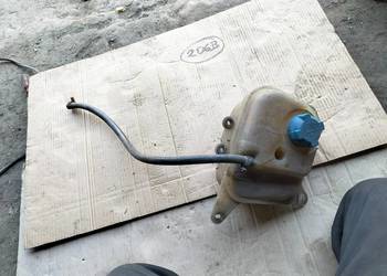 AUDI 80B3 80 B3 8A0121403A KOREK + ZBIORNICZEK WYRÓWNAWCZY WODY PŁYNU