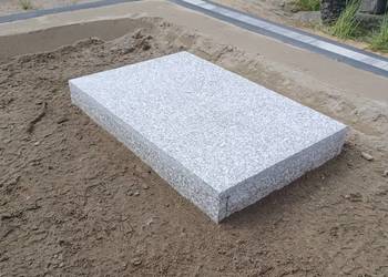 Nisza na urny skrzynka na urnę granitowa cmentarz pomnik grób pochówek