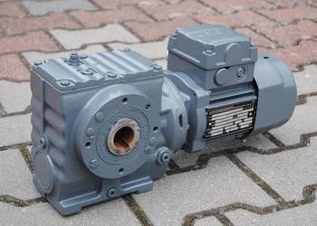 Motoreduktor kątowy 0.18kw. 4,3obr./min. z hamulcem, firmy SEW