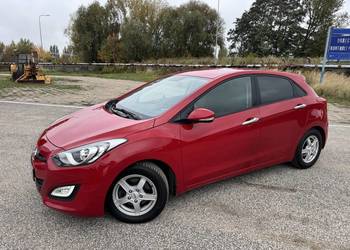Hyundai i30 1.4 BENZYNA Klimatyzacja Nawigacja Kamera Ledy Czujniki Cofania