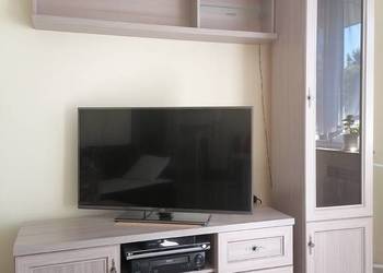 SPRZEDAM  NOWY  KOMPLET  MEBLI  DO  SALONU