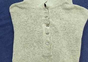 Jasnozielony sweter polo