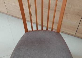 Stół z litego drewna bukowego z czterema krzesłami