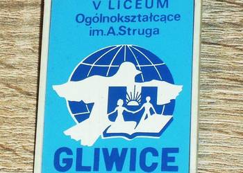 Tarcza szkolna V Liceum Ogólnokształcące Gliwice, 1983 rok.