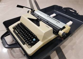 Maszyna do pisania Konsul stan bdb w walizką