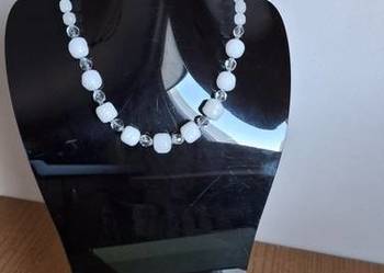 Sprzedam modne, oryginalne koraliki z wstawkami z kryształu górskiego