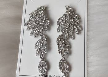 Długie wizytowe kolczyki z cyrkoniami skrzydła