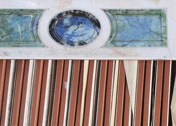 Stare płytki ozdobne