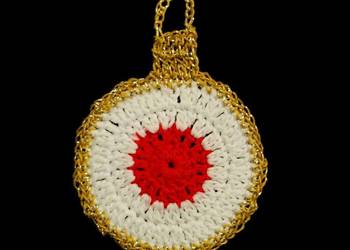 Zawieszka ozdoba szydełkowa na choinkę Bombka czerwono-biała (Z235)
