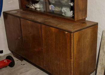 Kredens Vintage z przeszkloną witrynką – Styl PRL – Solidny i pojemny