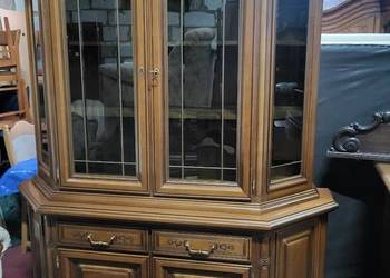 Piękny kredens bufet biblioteka serwantka orzech antyczny podświetlana