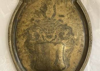 Elegancka patera rodowa herbu Rogala – mosiądz