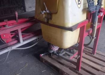 Opryskiwacz jar met