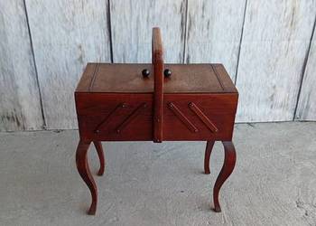 drewniany niciak , przybornik / 463