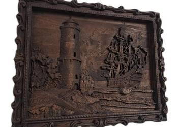 Rzeźba „Latarnia i statek” – klasyczna płaskorzeźba z drewna, w ozdobnej r…