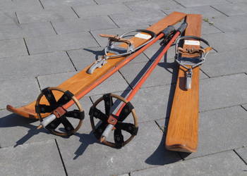 Stare narty dziecięce 100 cm + kijki w komplecie