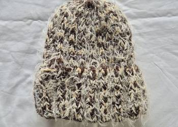 Włochata czapka na zimę