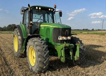John Deere 6820