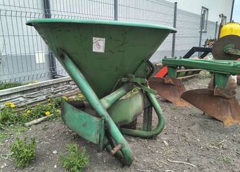 Rozsiewacz w bardzo dobrym stanie.
