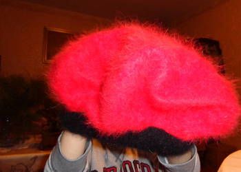 Beret z angory z paskiem nowe