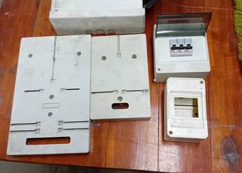 Tablice i oprawy elektryczne
