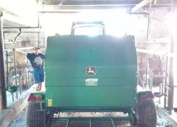 Prasa rolująca John Deere F440E
