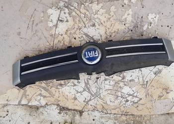 Fiat  Panda II atrapa przednia kolor 647
